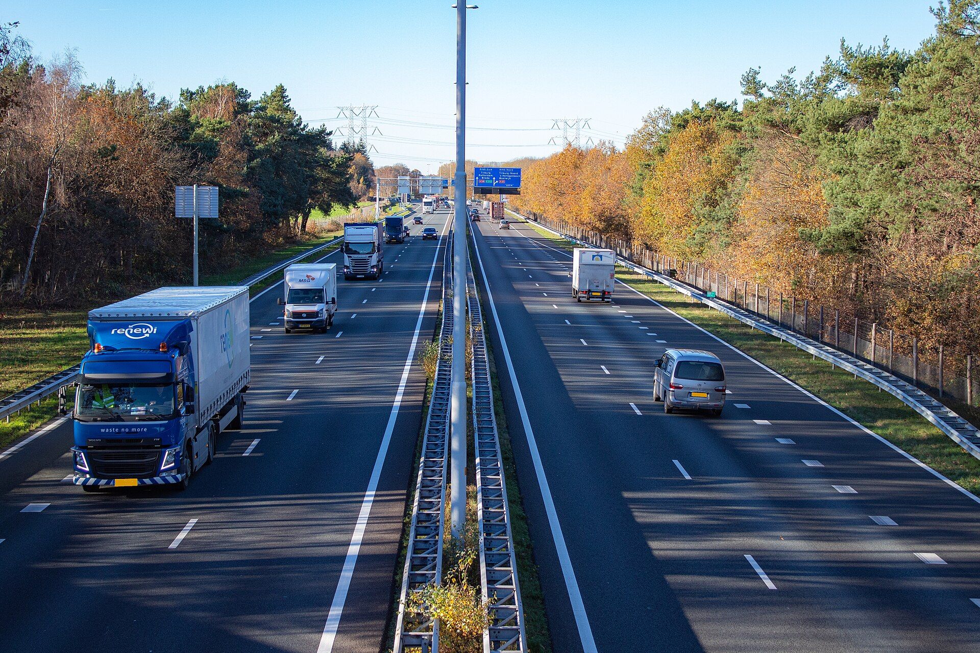 Voetganger overleden na aanrijding op A58 bij Tilburg